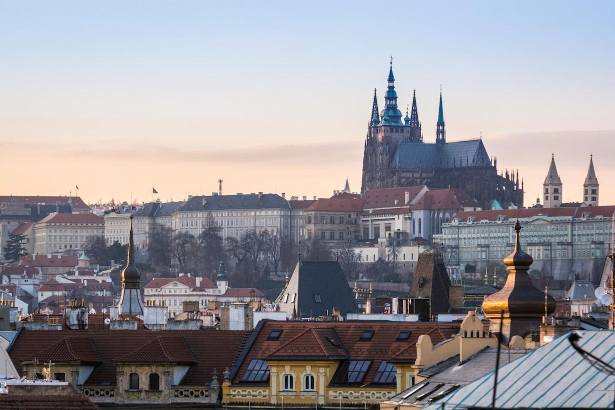 Roy 2 Bdr Apartment With Prague Castle View, Parking & Ac Екстер'єр фото