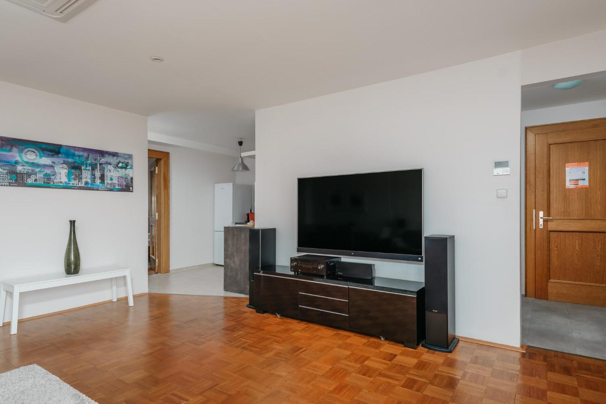 Roy 2 Bdr Apartment With Prague Castle View, Parking & Ac Екстер'єр фото
