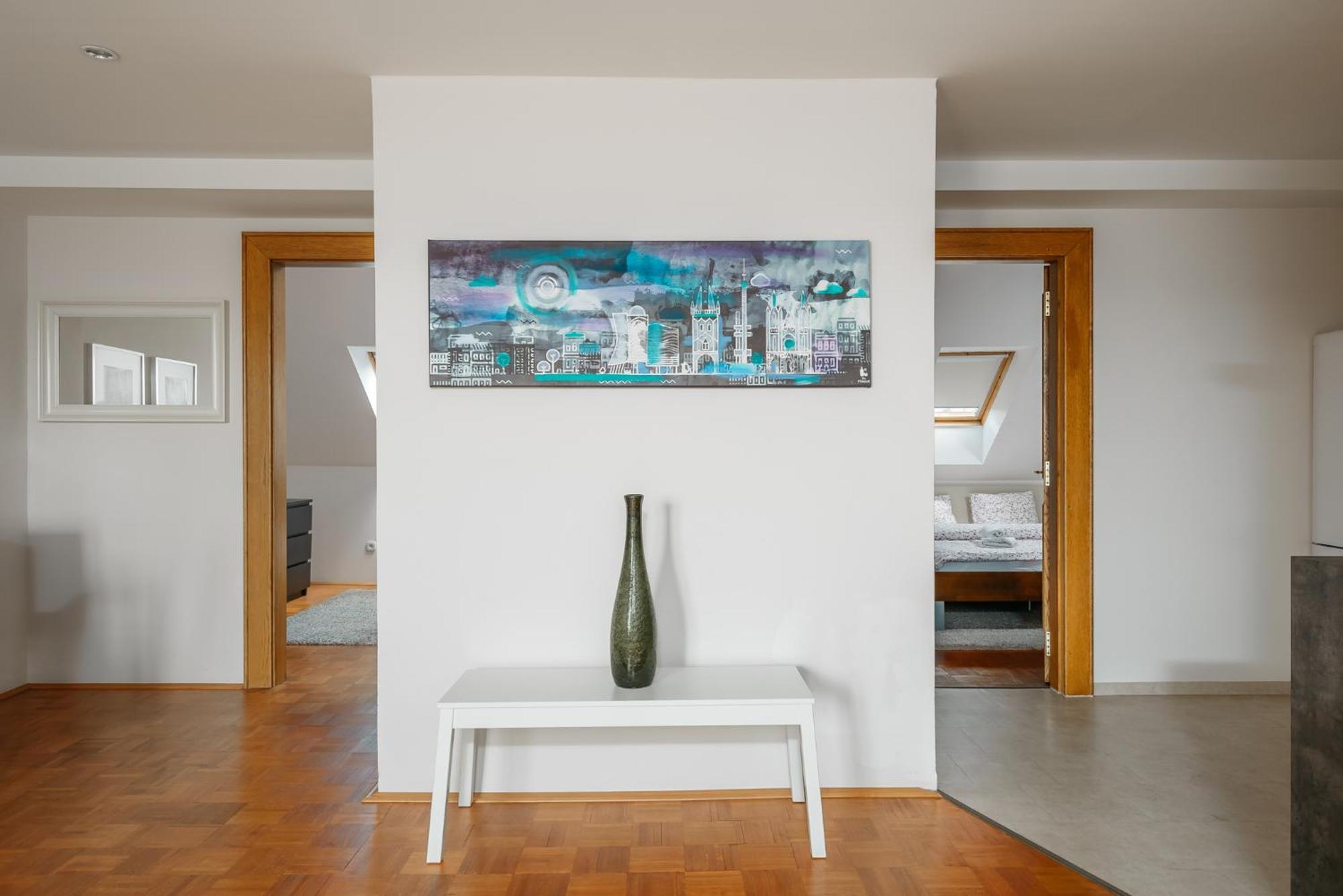 Roy 2 Bdr Apartment With Prague Castle View, Parking & Ac Екстер'єр фото