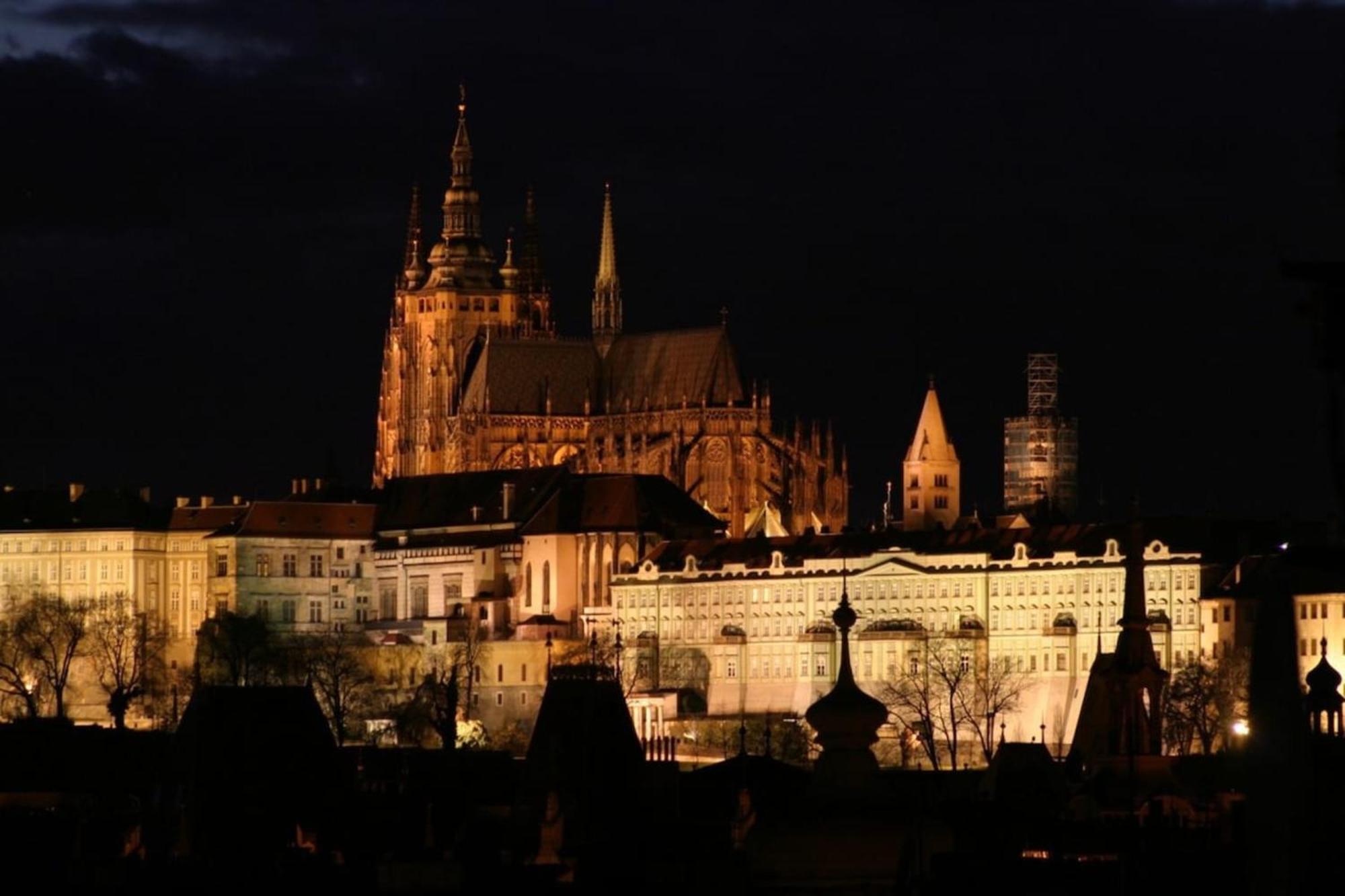 Roy 2 Bdr Apartment With Prague Castle View, Parking & Ac Екстер'єр фото