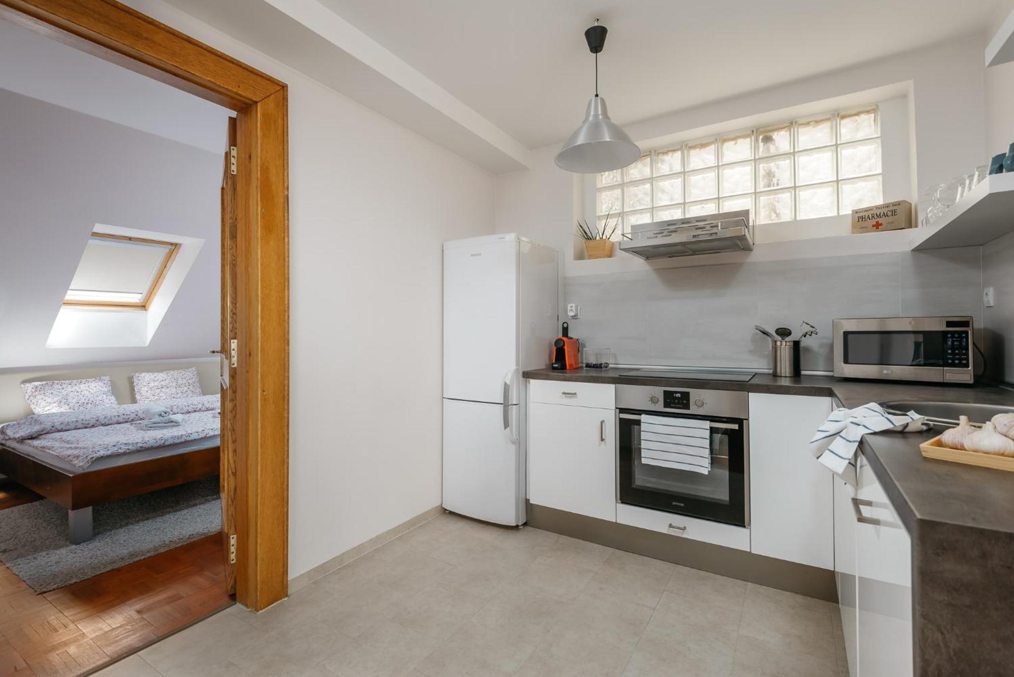 Roy 2 Bdr Apartment With Prague Castle View, Parking & Ac Екстер'єр фото