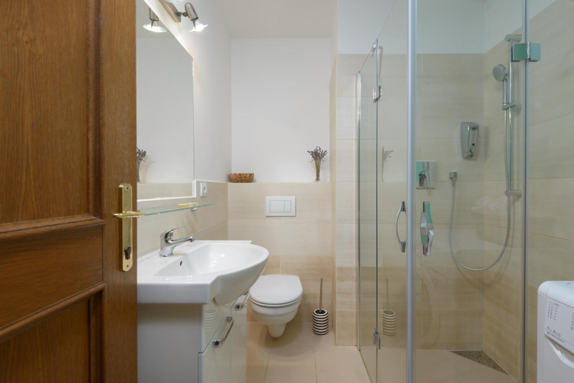 Roy 2 Bdr Apartment With Prague Castle View, Parking & Ac Екстер'єр фото