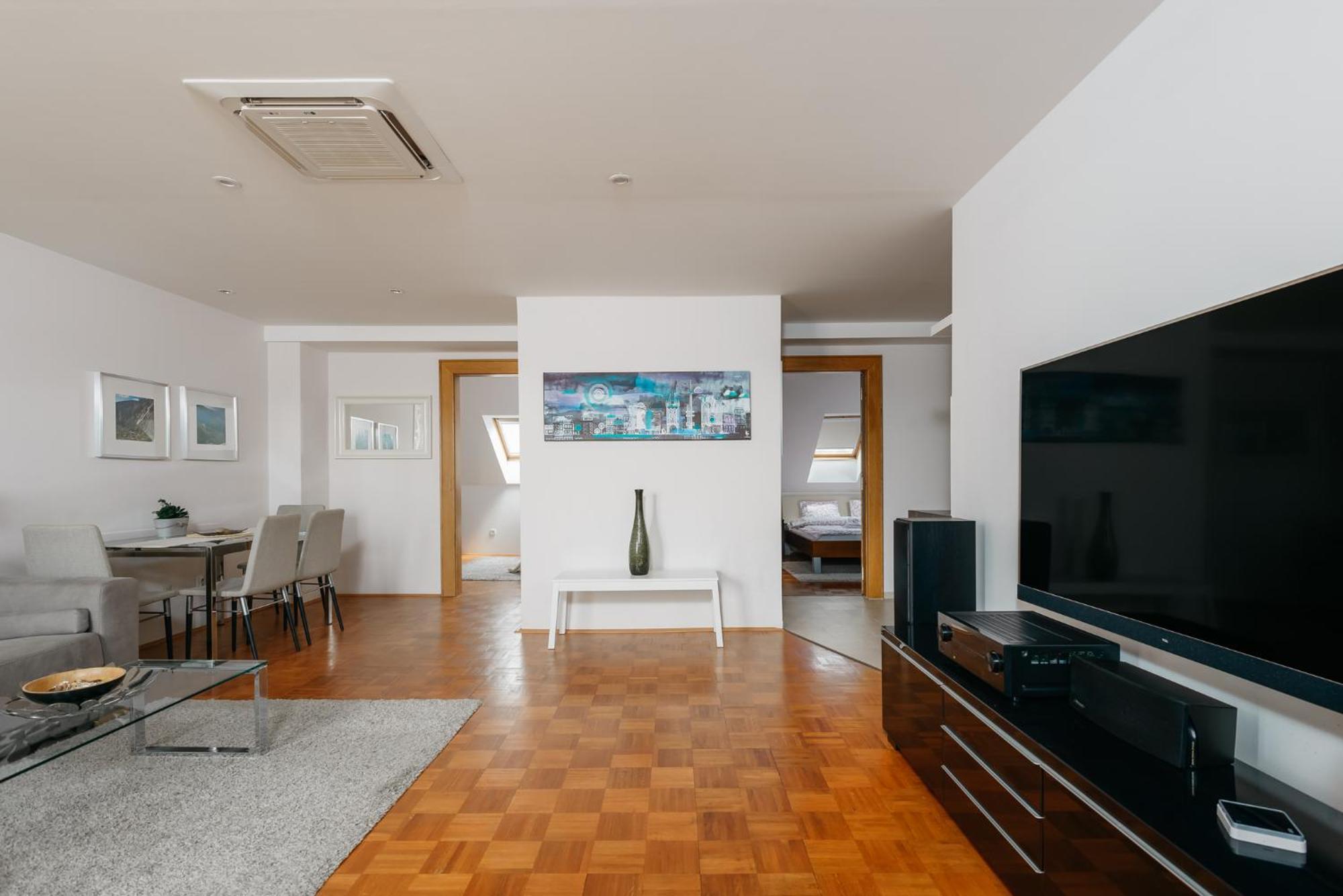 Roy 2 Bdr Apartment With Prague Castle View, Parking & Ac Екстер'єр фото