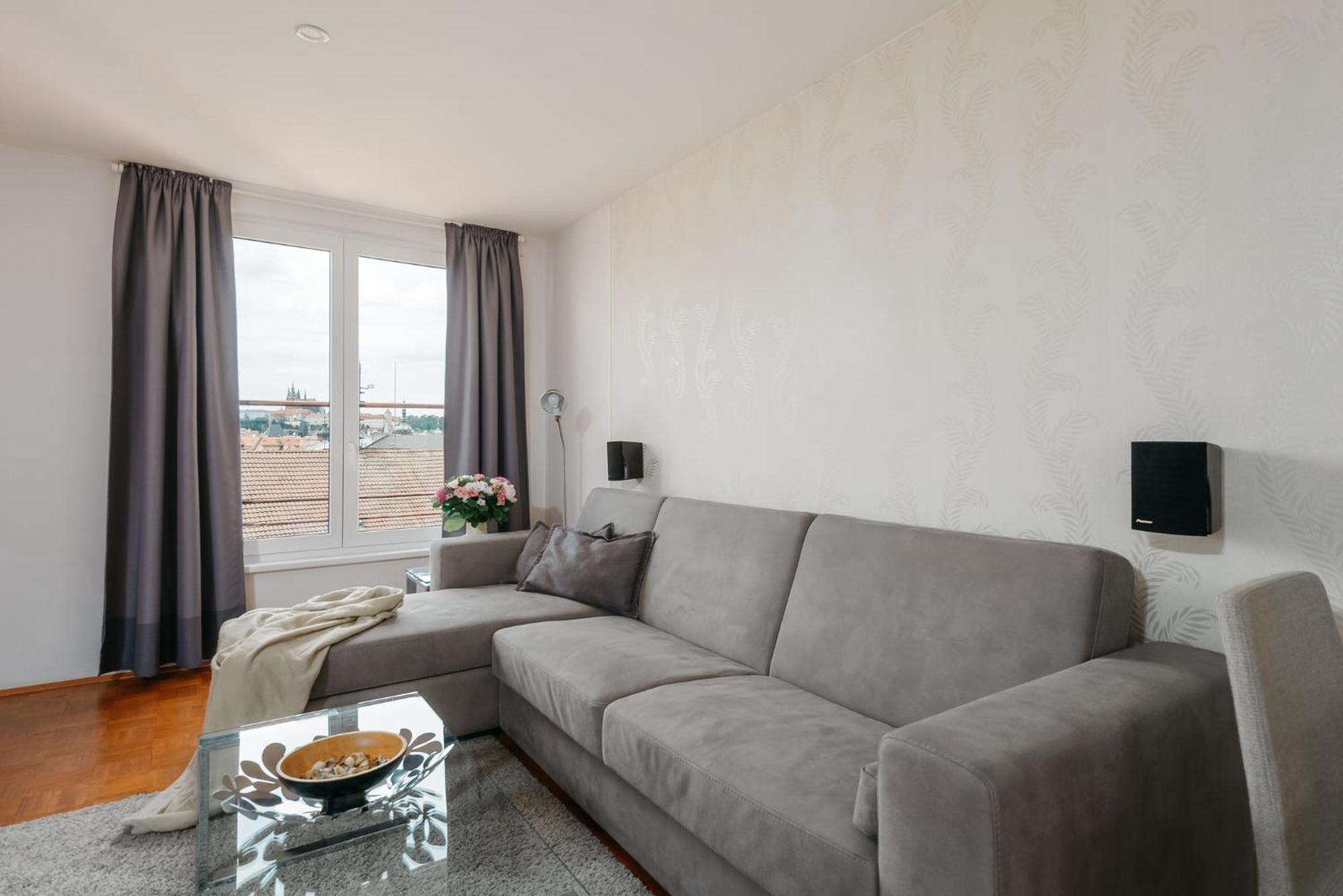 Roy 2 Bdr Apartment With Prague Castle View, Parking & Ac Екстер'єр фото