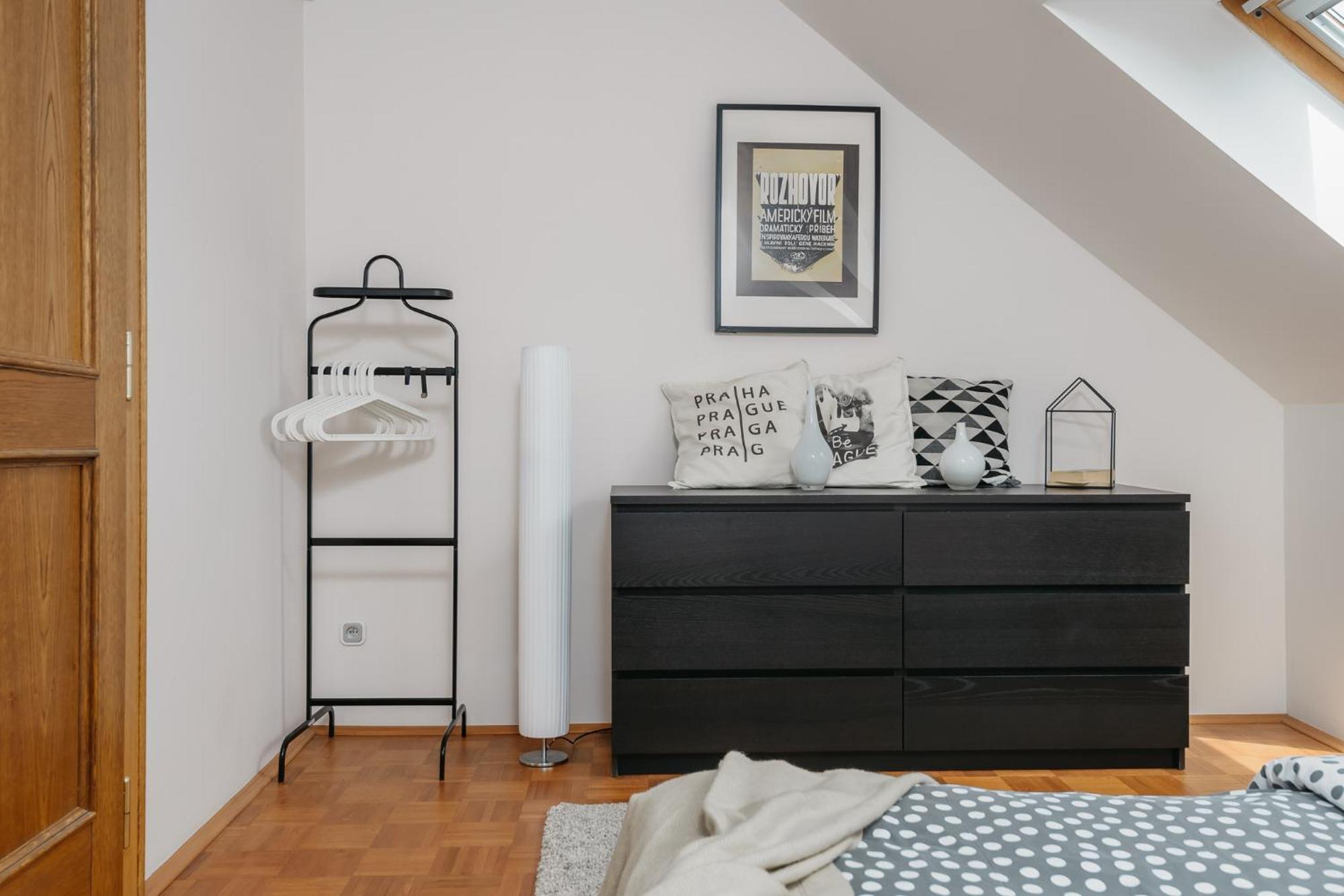 Roy 2 Bdr Apartment With Prague Castle View, Parking & Ac Екстер'єр фото